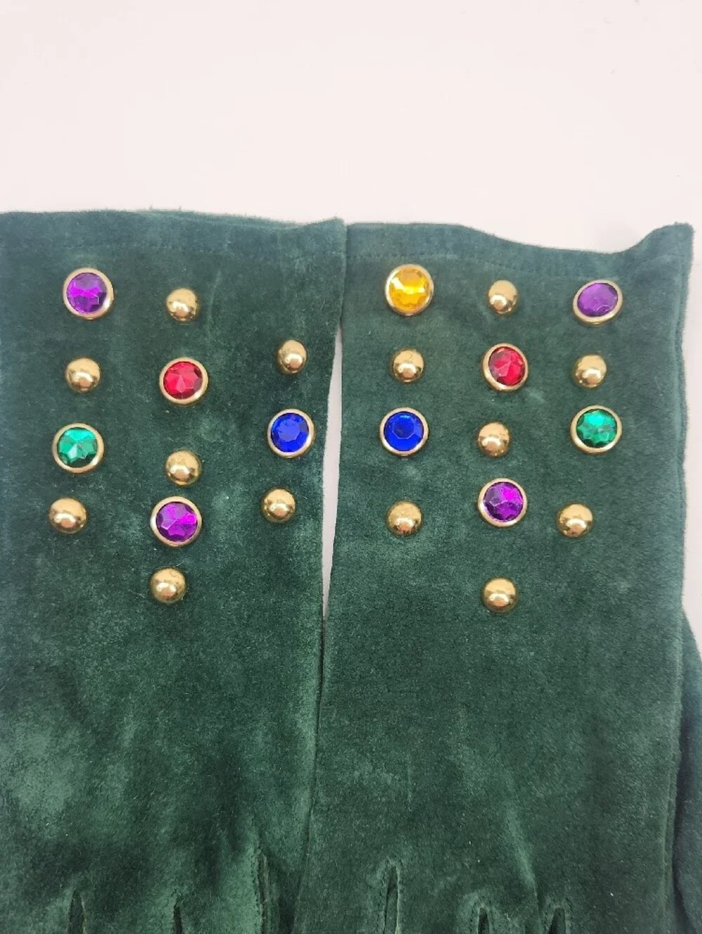 CAROLINA AMATO Green Suede Gloves with Multicolor Jewel Studs 90S